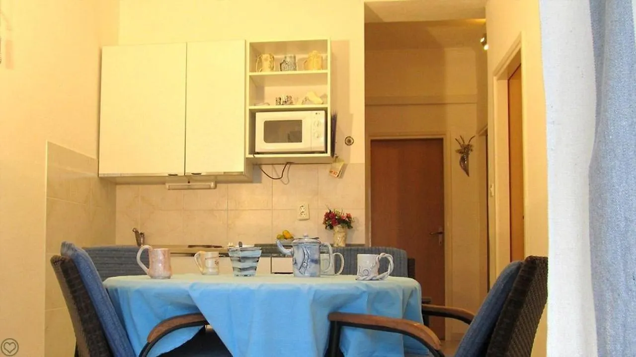 Apartment For Two Persons With Sea View In Trogir Near The Beach