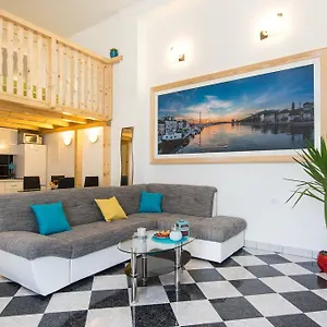Storia Apartment