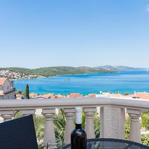 Bisera Trogir